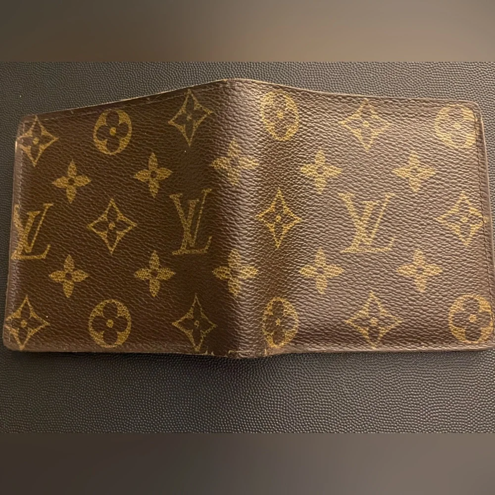 Vintage Men’s Louis Vuitton Bifold Monogram Wallet